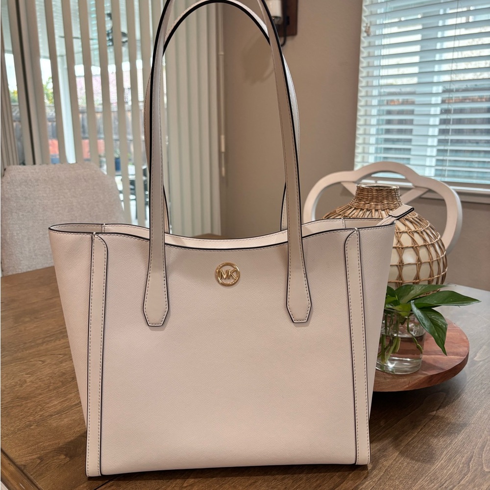 Michael Kors Cream Leida Shoulder Bag